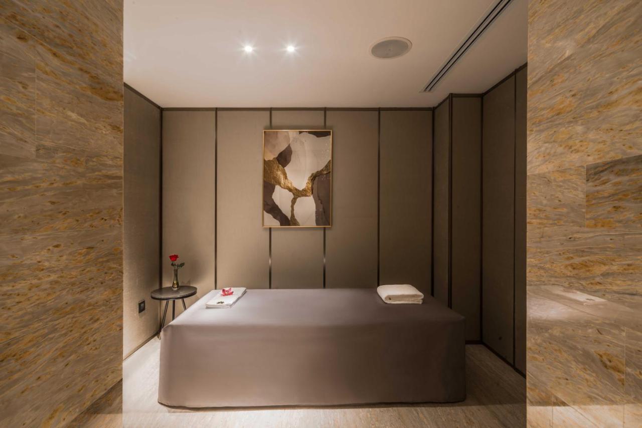 Narcissus Al Hamra Hotel Jidá Exterior foto Treatment room at The Spa at The Landmark, Hong Kong