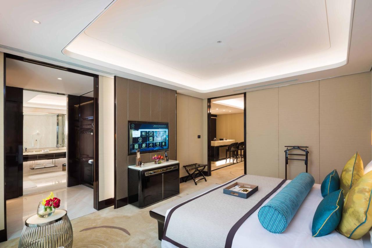 Narcissus Al Hamra Hotel Jidá Exterior foto A bedroom at the hotel